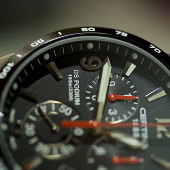 Dom na wodzie Ślesin - Nowoczesne życie na wodzie